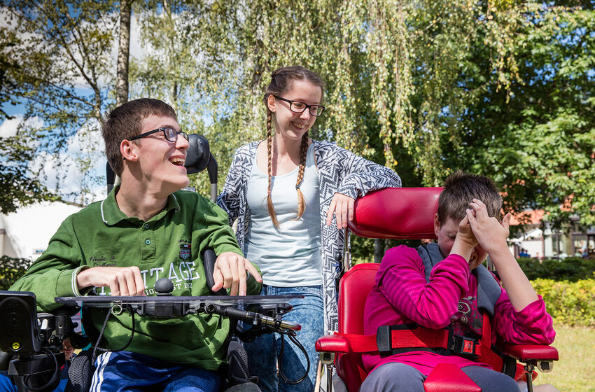 An dem Vorhaben des Bundesfamilienministeriums, Gelder bei den Freiwilligendiensten zu kürzen, gibt es viel Kritik. Foto: Diakonie/Kathrin Harms